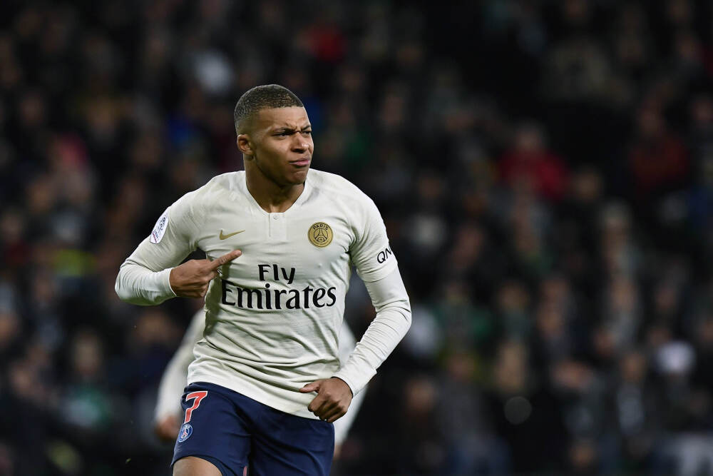 美国纽约一橄榄球运动员遭枪击 伤势严重